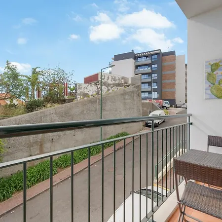 Alta Do Garajau Ii Caniço